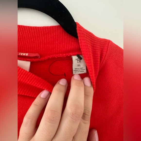 Scotch & Soda Red Crewneck with drawstring and pockets - Picture 4 of 4